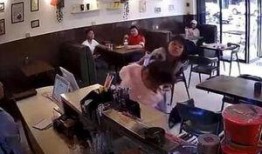 插队女子 爆料视频播放